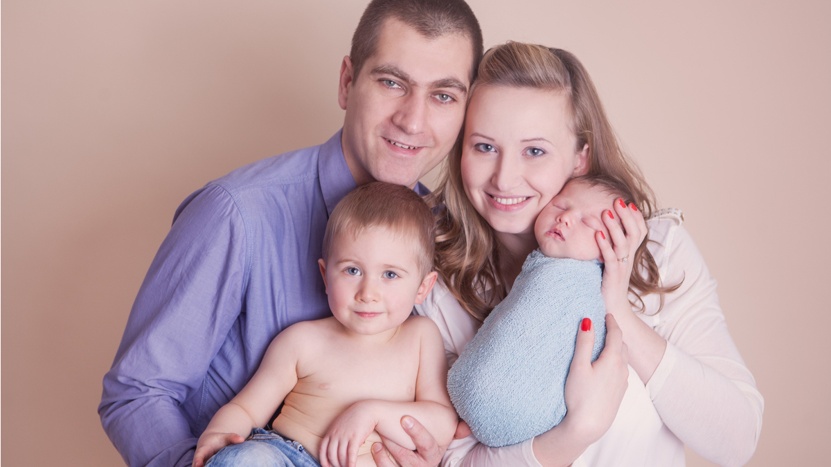 Olek Tomi & rodzice – sesja ciążowo noworodkowa